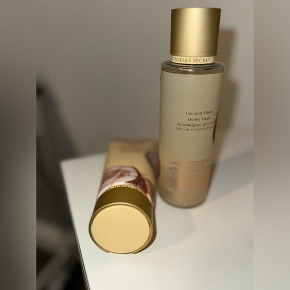 Victoria's Secret Coconut Passion Brûlée Set - Picture 2 of 3